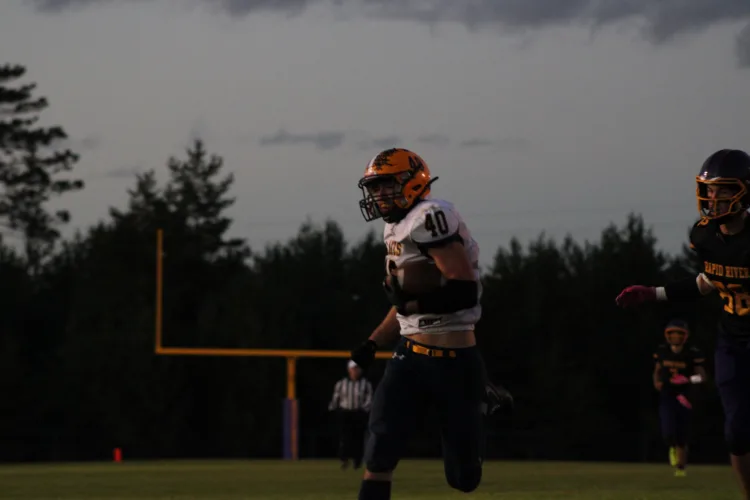 Lakes defeat Rockets in 8-man action